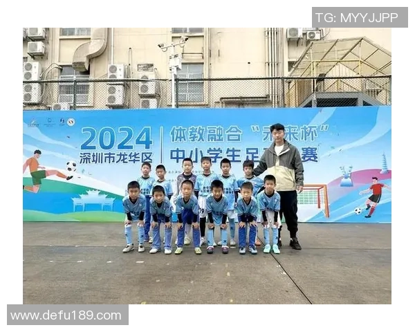 深圳足球队的团队协作揭秘：如何在绿茵场上铸造胜利之路